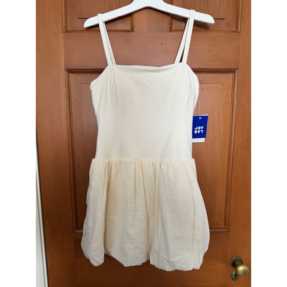 Women's Joy Lab Cream Bubble Hem Active Dress Size Medium NWT Tennis Dress